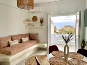 Mayema Cycladic House in Santorini with Breathtaking Sea Views